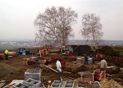 Výstavba rozhledny Slunečná - jaro roku 2009