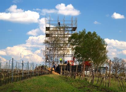 Výstavba rozhledny Slunečná - jaro roku 2009
