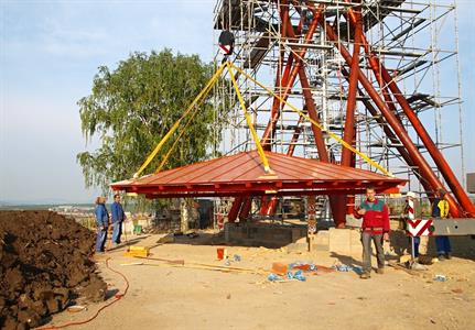 Výstavba rozhledny Slunečná - jaro roku 2009