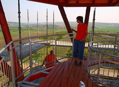 Výstavba rozhledny Slunečná - jaro roku 2009