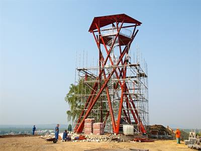 Výstavba rozhledny Slunečná - jaro roku 2009
