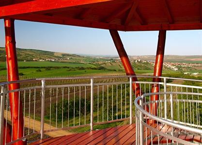 Výstavba rozhledny Slunečná - jaro roku 2009