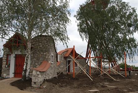 Výstavba rozhledny Slunečná - jaro roku 2009