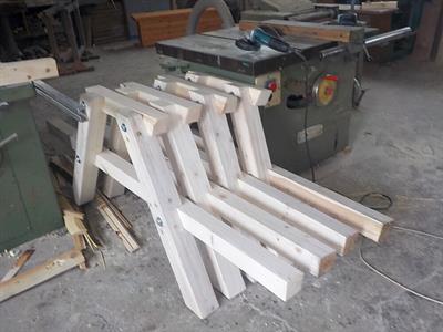 Služby města * Výroba dřevěných stolů a laviček
