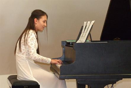 ZUŠ * Absolventský koncert flétnistů Zuzany Bártové a Michala Helešice a klavíristky Natálie Kamenské