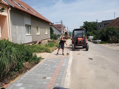 Služby města * Rekonstrukce chodníku v ulici Zahradní