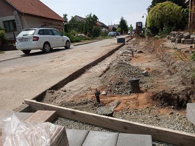 Služby města * Rekonstrukce chodníku v ulici Zahradní