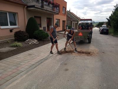 Služby města * Ulice Zahradní - dokončení rekonstrukce chodníku