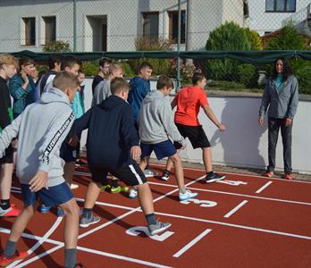 Gymnázium * Tělocvik s Šárkou Kašpárkovou a Radkem Juškou