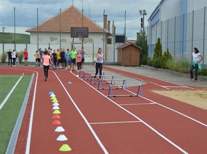 Gymnázium * Tělocvik s Šárkou Kašpárkovou a Radkem Juškou