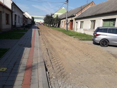 Služby města * Ulice Střední - oprava vozovky