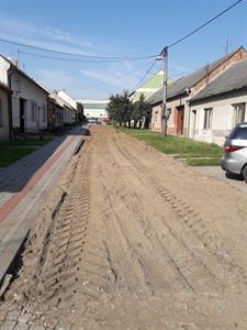 Služby města * Ulice Střední - oprava vozovky