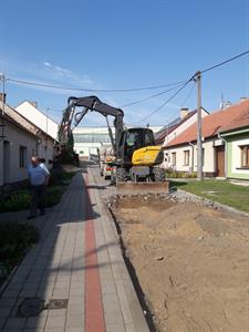 Služby města * Ulice Střední - oprava vozovky