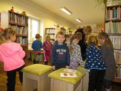 Městská knihovna * Děti ze třídy Kuřátka si četly v knihovně