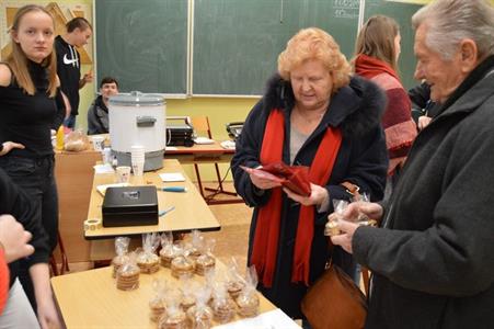 Gymnázium * Studentský vánoční jarmark a koncert v kostele