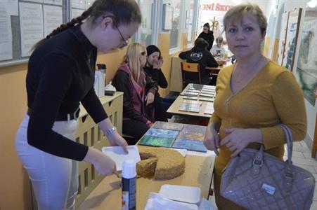 Gymnázium * Studentský vánoční jarmark a koncert v kostele