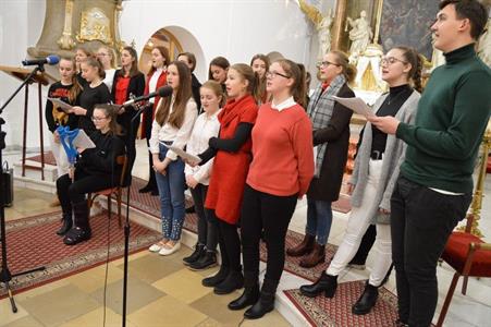 Gymnázium * Studentský vánoční jarmark a koncert v kostele