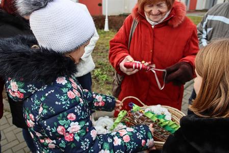 Základní škola * Vánoční koledování aneb Děti seniorům a senioři dětem