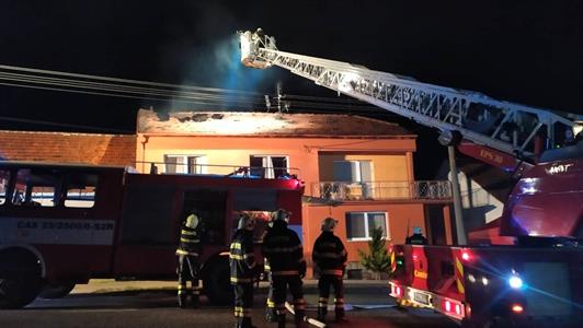 SDH * Zásah - požár rodinného domu ve Starovičkách