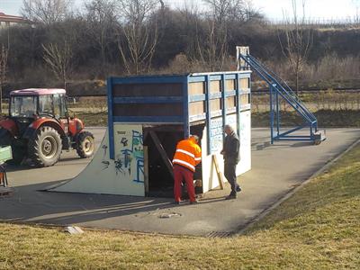 Služby města * Opravy ve skateparku