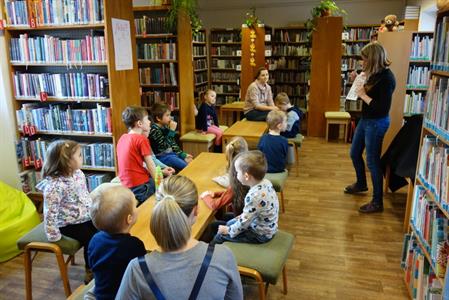 Městská knihovna * RaČte s dětmi s knihou Eduarda Petišky Bylo jednou jedno loutkové divadlo