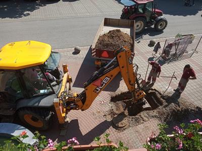 Služby města * Rekonstrukce vodovodního řadu je zahájena