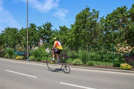 NA KOLE DĚTEM - Sportovní projekt na podporu onkologicky nemocných dětí ve Velkých Pavlovicích