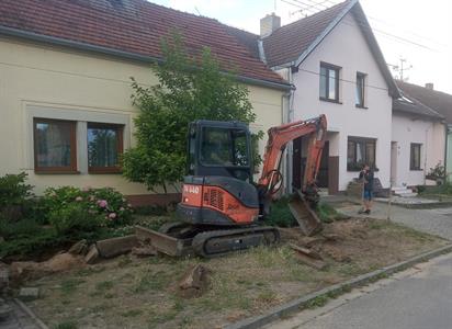 Služby města * Oprava chodníku v ulici Padělky