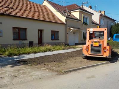 Služby města * Prázdniny nemají všichni, ve městě panuje čilý stavební ruch