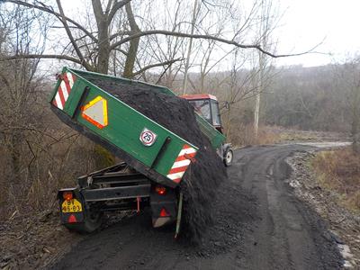 Služby města * Zpevnění a oprava polní cesty v lokalitě Súdný