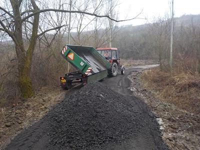 Služby města * Zpevnění a oprava polní cesty v lokalitě Súdný