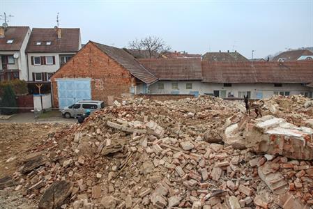 Město Velké Pavlovice * Záchranáři a jejich psi využili sutiny kina ke cvičení