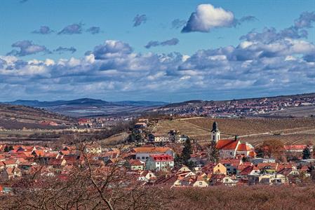Město Velké Pavlovice * Probouzející se jarní krajina okolo Velkých Pavlovic