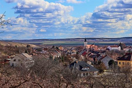 Město Velké Pavlovice * Probouzející se jarní krajina okolo Velkých Pavlovic