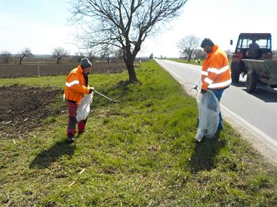 Služby města * Ukliďme Česko v režii služeb města