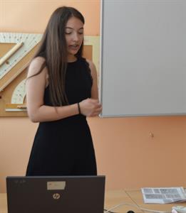 Gymnázium * Obhajoby ročníkových prací studentů sexty a druhých ročníků Gymnázia Velké Pavlovice