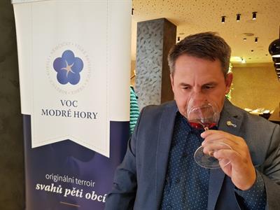 Modré Hory * Moravský sommelier Libor Nazrčuk na semináři asociace sommelierů v Brně