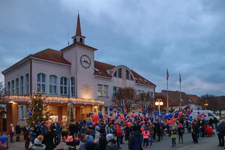 O zlaté neděli nechybělo tradiční pouštění balónků