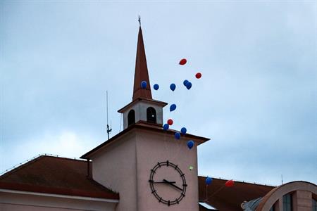 O zlaté neděli nechybělo tradiční pouštění balónků