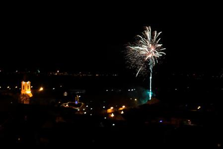 Město Velké Pavlovice * Silvestrovsko-novoroční ohňostroj nad Velkými Pavlovicemi