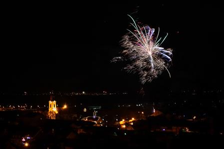 Město Velké Pavlovice * Silvestrovsko-novoroční ohňostroj nad Velkými Pavlovicemi
