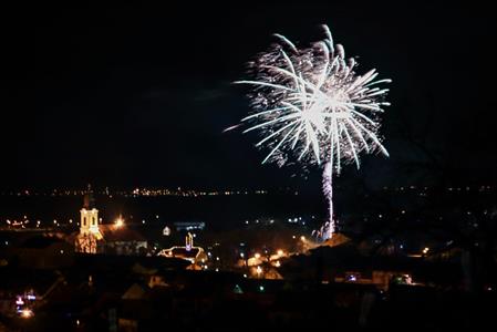 Město Velké Pavlovice * Silvestrovsko-novoroční ohňostroj nad Velkými Pavlovicemi