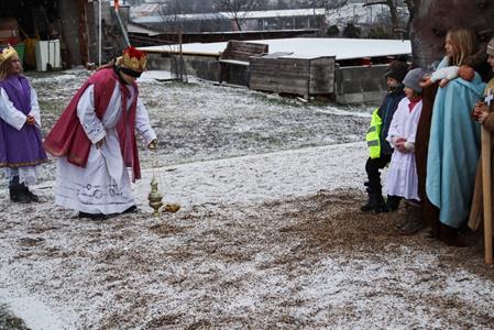 Farnost * Živý Betlém na farní zahradě