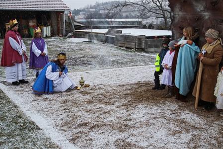 Farnost * Živý Betlém na farní zahradě