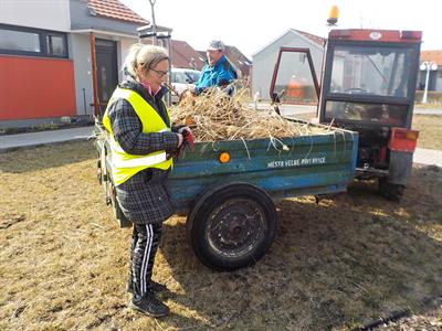 Služby města * Jarní údržba zeleně a veřejných prostranství