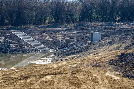 Město Velké Pavlovice * Rybník v novém biocentru Záblatská čeká na vodu