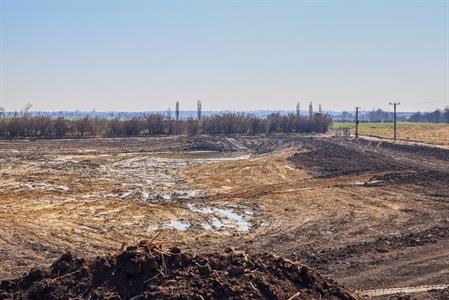 Město Velké Pavlovice * Rybník v novém biocentru Záblatská čeká na vodu