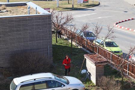 Klub důchodců & Ekocentrum Trkmanka * Jarní úklidová brigáda v zahradách ekocetra
