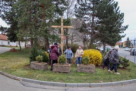 Klub důchodců * Jarní úklid města Velké Pavlovice