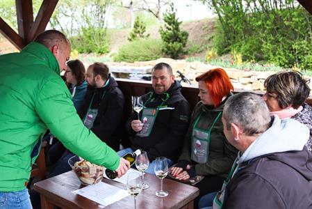 VOC vinice * Putování po vinicích za víny VOC; rok 2022